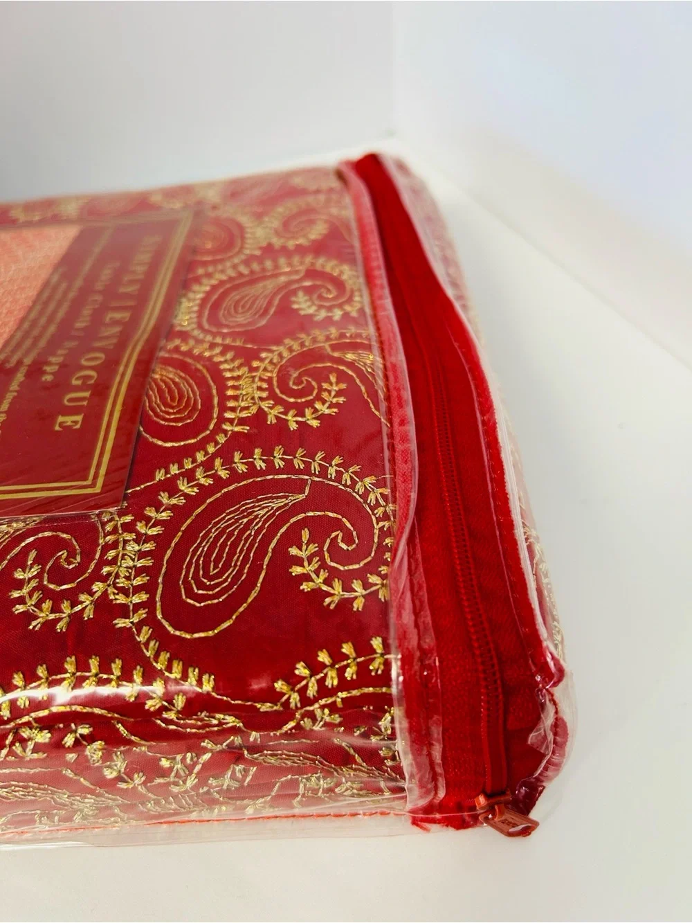 Envogue NWT Holiday 60”x120” Red & Gold Metallic Paisley Embroidery Tablecloth